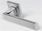 Дверная ручка на квадратном основании COLOMBO Alba LC91RSB-CR8 полированный хром / матовый хром 2622